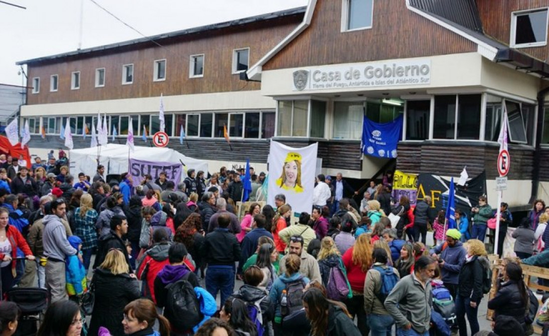 "La crisis industrial se hace sentir en Tierra del Fuego"