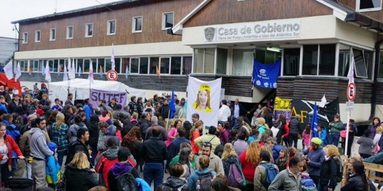 "La crisis industrial se hace sentir en Tierra del Fuego"