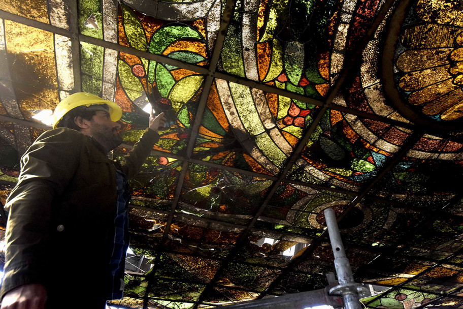 imagen Comenzó la restauración de los vitrales en la cúpula del ECA