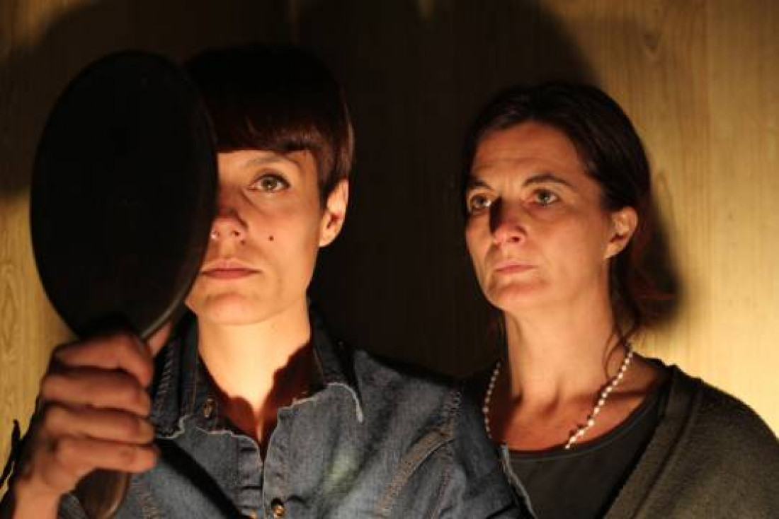 Miranda Sauervein y  Elena Schnell presentan la cuarta temporada de "Mi humo al sol"