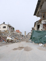 Francisco apoyó a los sobrevivientes del terremoto en Amatrice 