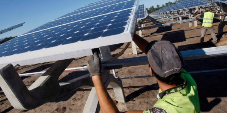 Construirán cinco parques solares en distintos puntos de Mendoza