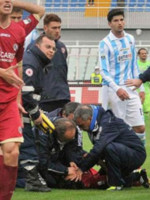 AFA dará desfibriladores a los clubes de fútbol: ¿están capacitados para usarlos?