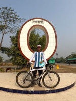  Un ciclista de Bangladesh recorrió 1003 km en su país en honor a Messi 