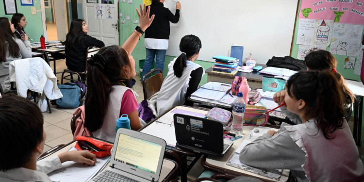 Qué dicen especialistas sobre la influencia de la tecnología en la educación argentina