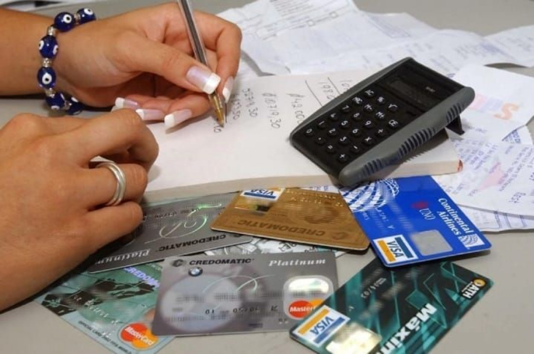 Crece el endeudamiento y alertan por el mal uso de tarjetas