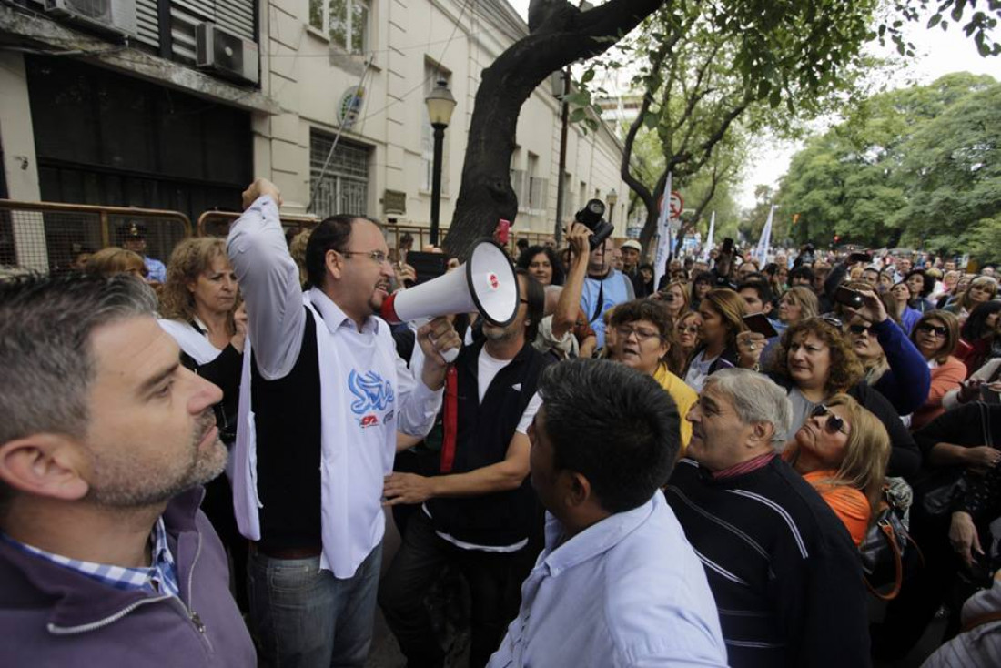 Mateluna se anticipa la sesión en Diputados