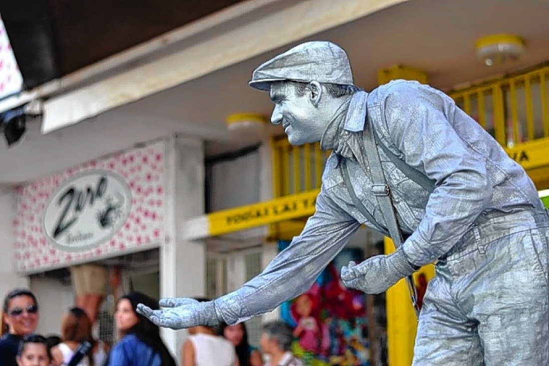 Comenzó el Festival Internacional de Estatuas Vivientes 