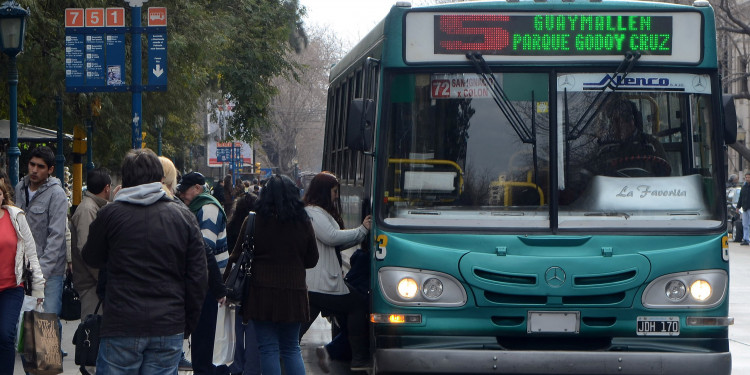 Mañana los micros circularán como día sábado