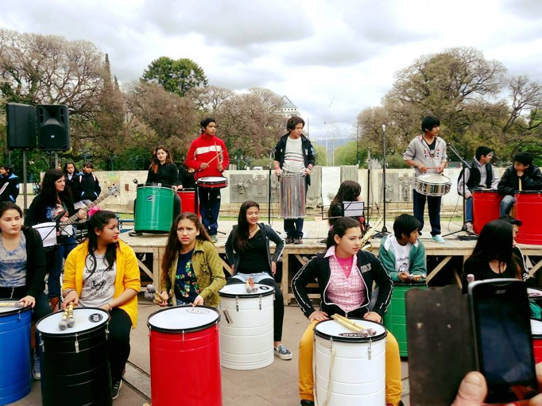 Talleres en la Escuela Eva Perón: conocer la música y experimentarla