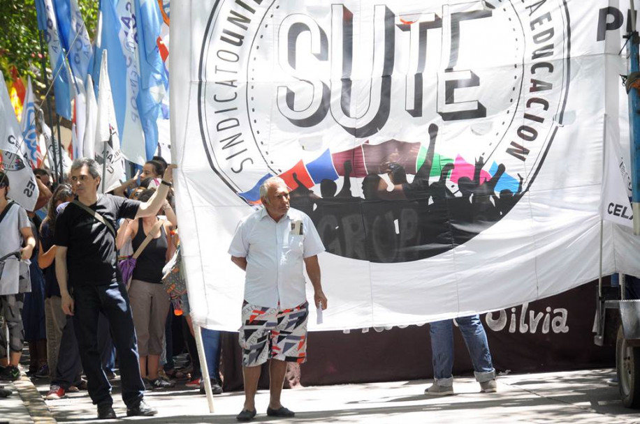 imagen Fotogalería: jornada de marchas en Mendoza contra la reforma