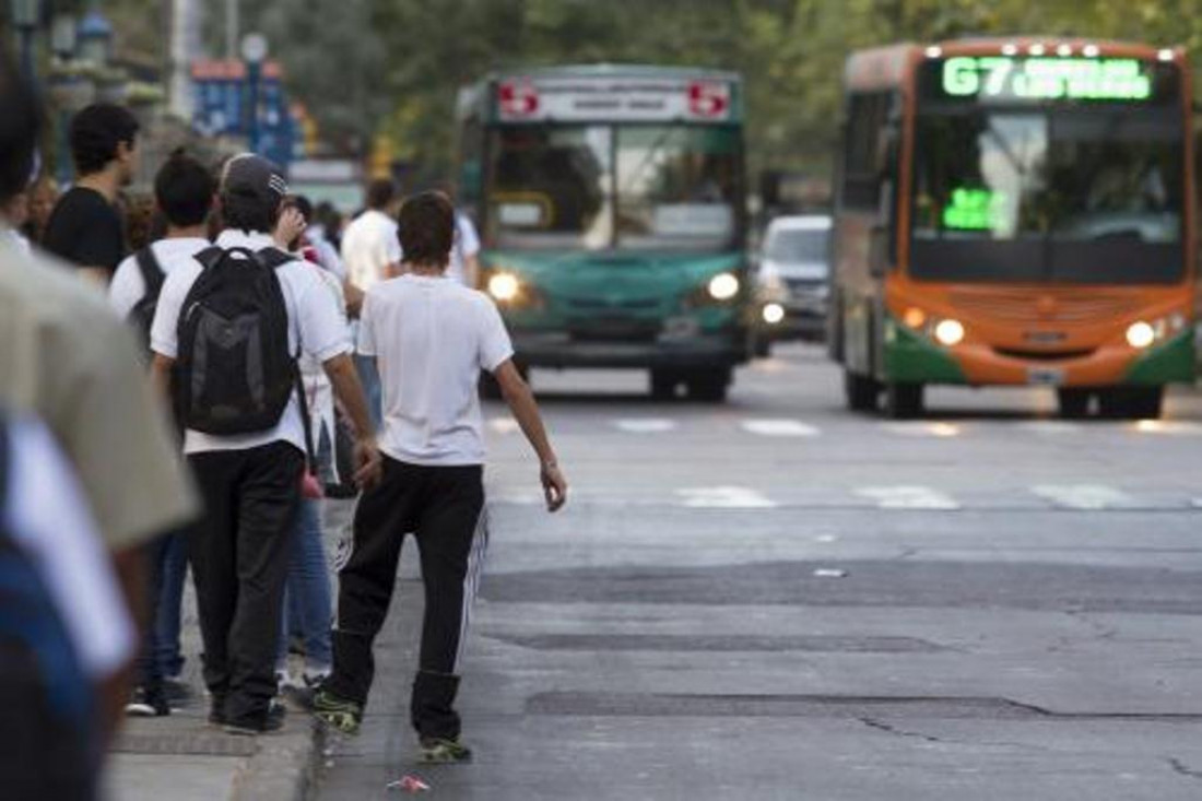 Habrá desvíos de colectivos frente a Casa de Gobierno