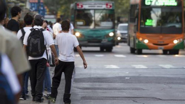 imagen Habrá desvíos de colectivos frente a Casa de Gobierno