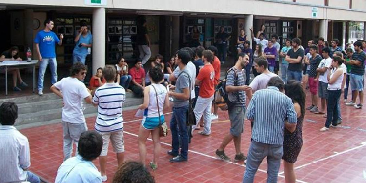 El Frente Democratizador Universitario retuvo la conducción de la FUC