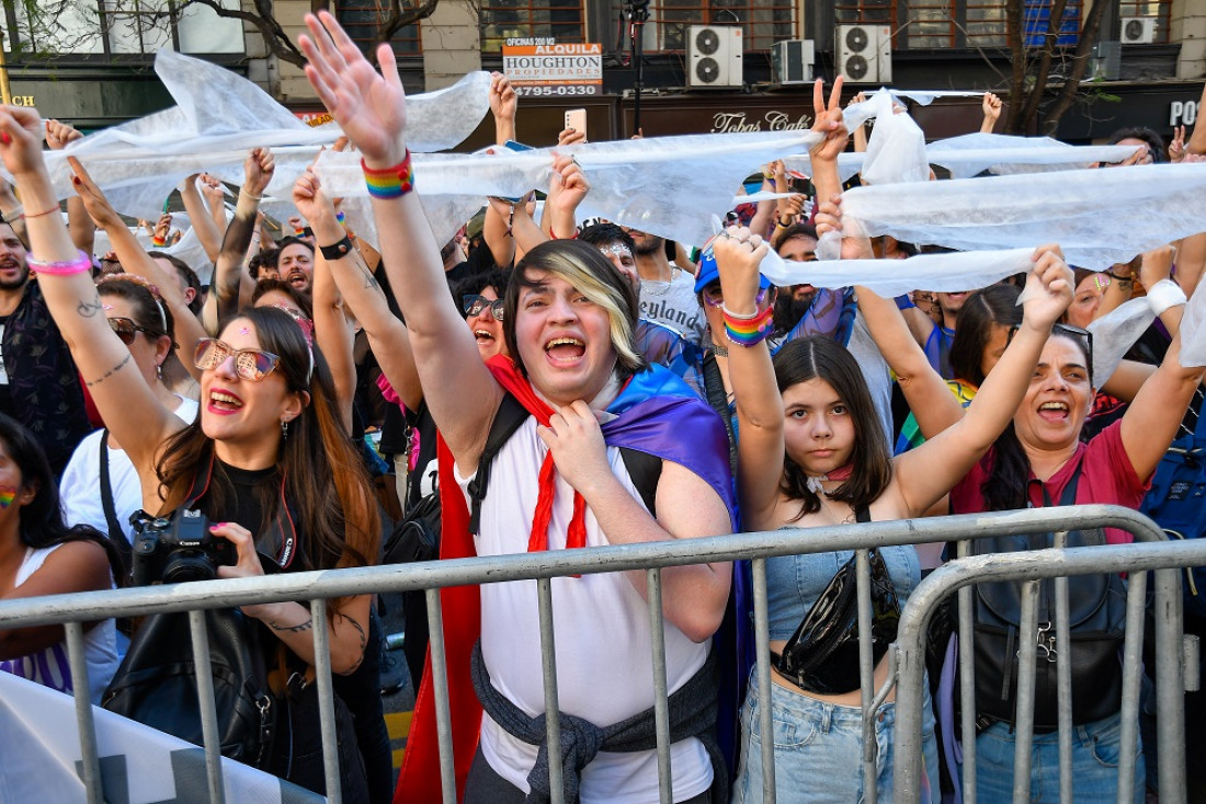 La comunidad LGBTIQ+ tiene mejor nivel educativo y peores condiciones de vida