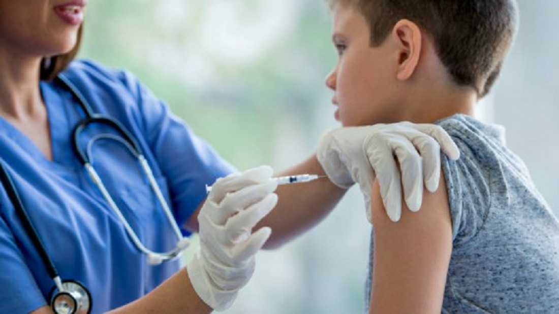 Multarán a los adultos que no vacunen a niños y niñas a cargo
