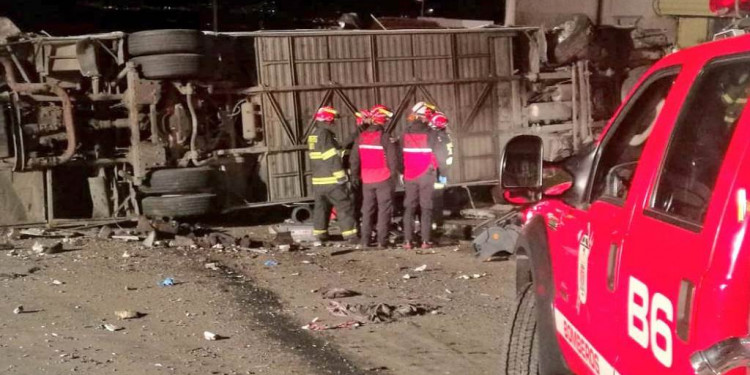 Fallecieron 24 personas en un accidente en Ecuador