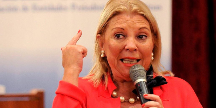 De Carrió a Macri: "No volvamos al pasado"