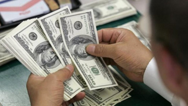imagen El Banco Central anunció la venta de dólares y cayó la moneda