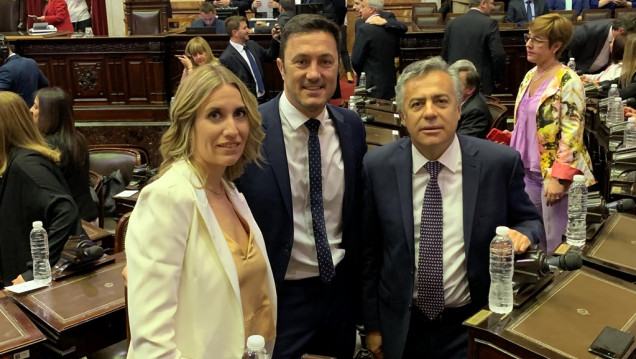 imagen Cornejo juró como diputado en el Congreso