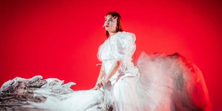 Violeta Trujillo presenta "Estalla y retorna" en el Teatro Independencia