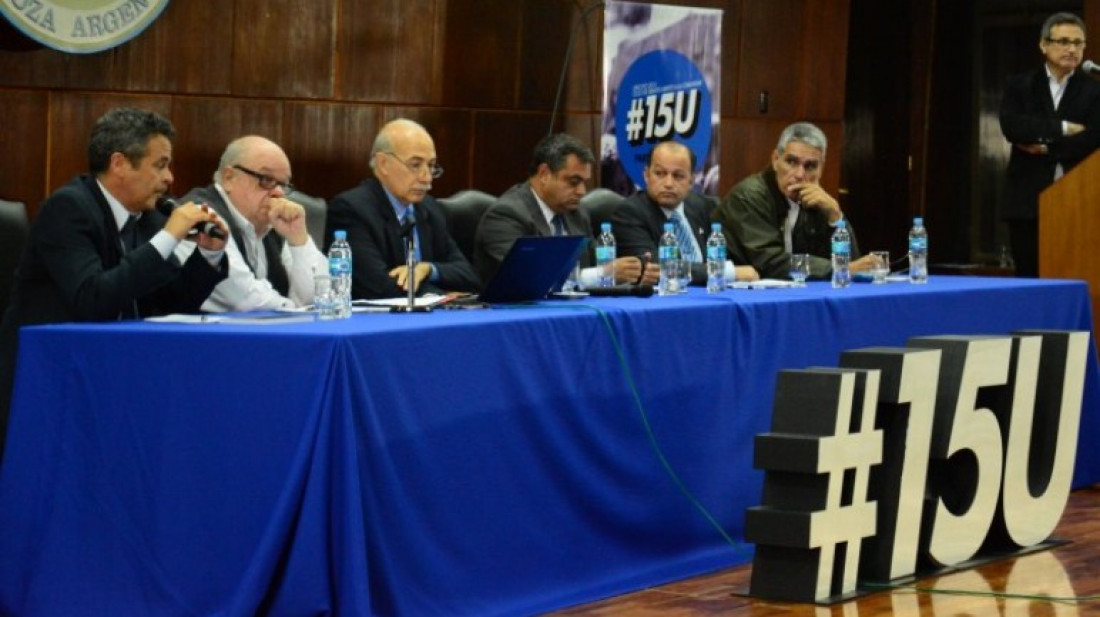 Especialistas en seguridad debatieron en la UNCUYO