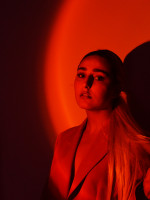 Steffanía Uttaro presenta "La mala", su nuevo single