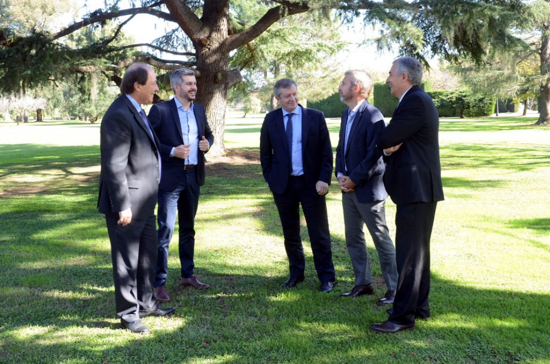 Con una reunión en Olivos, debutó la nueva mesa política