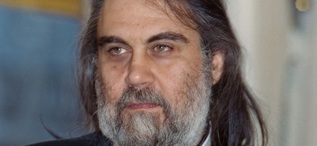 Murió Vangelis, el compositor de "himnos" universales como "Carrozas de fuego"