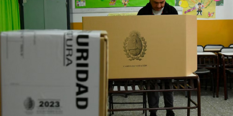 Elecciones legislativas 2025: audioguía para facilitar el voto de personas con discapacidad visual