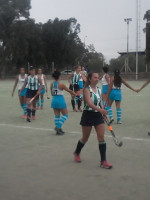 Las anfitrionas arrancaron con una victoria