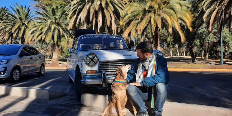 "Argentina con mis perros", por las rutas concientizando sobre castración y adopción canina