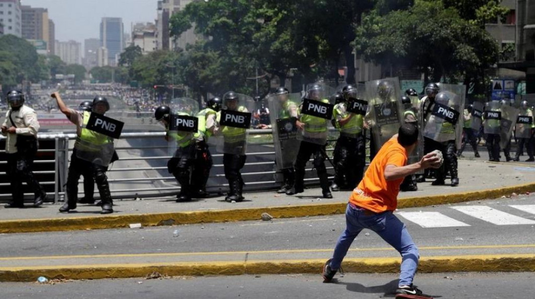 imagen Venezuela: fuerte represión a una protesta de la oposición