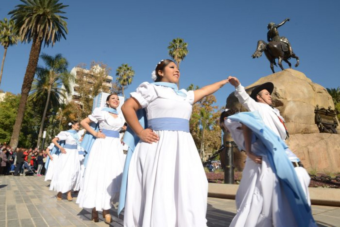 Mendoza conmemora el 25 de Mayo con una agenda federal: música, bailes y gastronomía