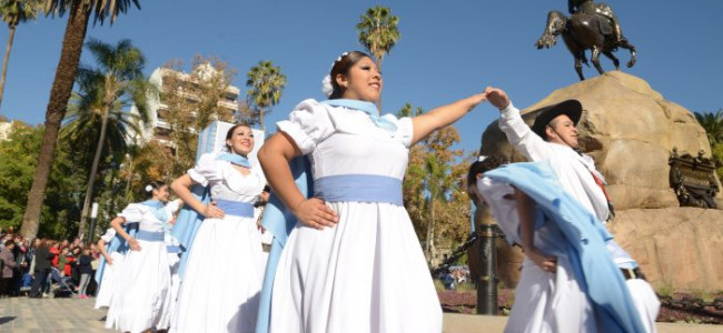 Mendoza conmemora el 25 de Mayo con una agenda federal: música, bailes y gastronomía