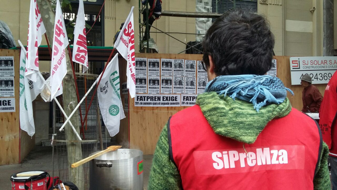 imagen "Los dueños de medios empobrecen a los trabajadores de prensa"