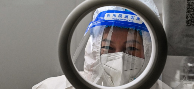 China deja de publicar cifras diarias de coronavirus en medio del fuerte brote