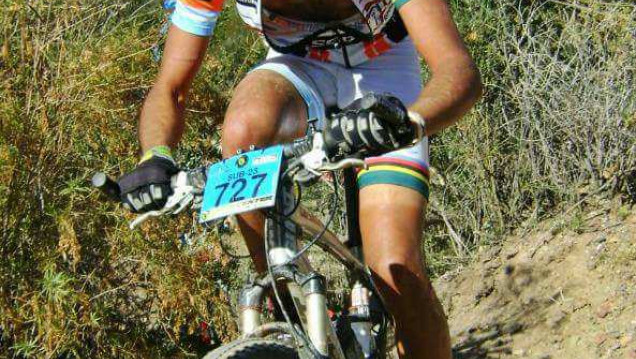 imagen El ciclismo y la naturaleza, unidos por un guanaco