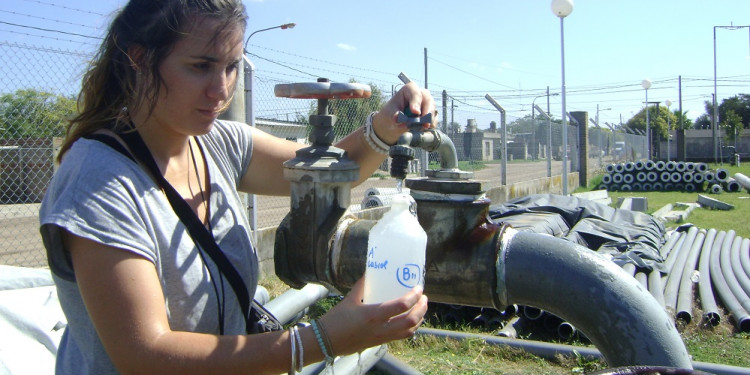 Geóloga argentina fue seleccionada por Unesco para difundir investigación sobre herbicidas en el agua