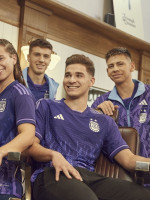 Cambió la camiseta alternativa de la Selección: se inspira en "la igualdad de género, la diversidad y la inclusión"