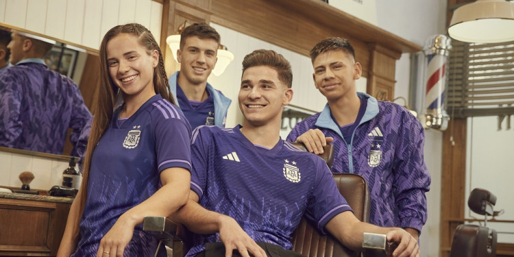 Cambió la camiseta alternativa de la Selección: se inspira en "la igualdad de género, la diversidad y la inclusión"