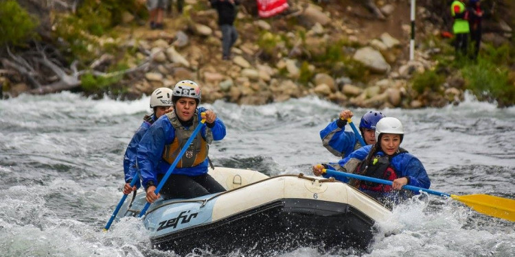 Las campeonas argentinas de rafting sub 23 buscan ayuda para ir al Mundial