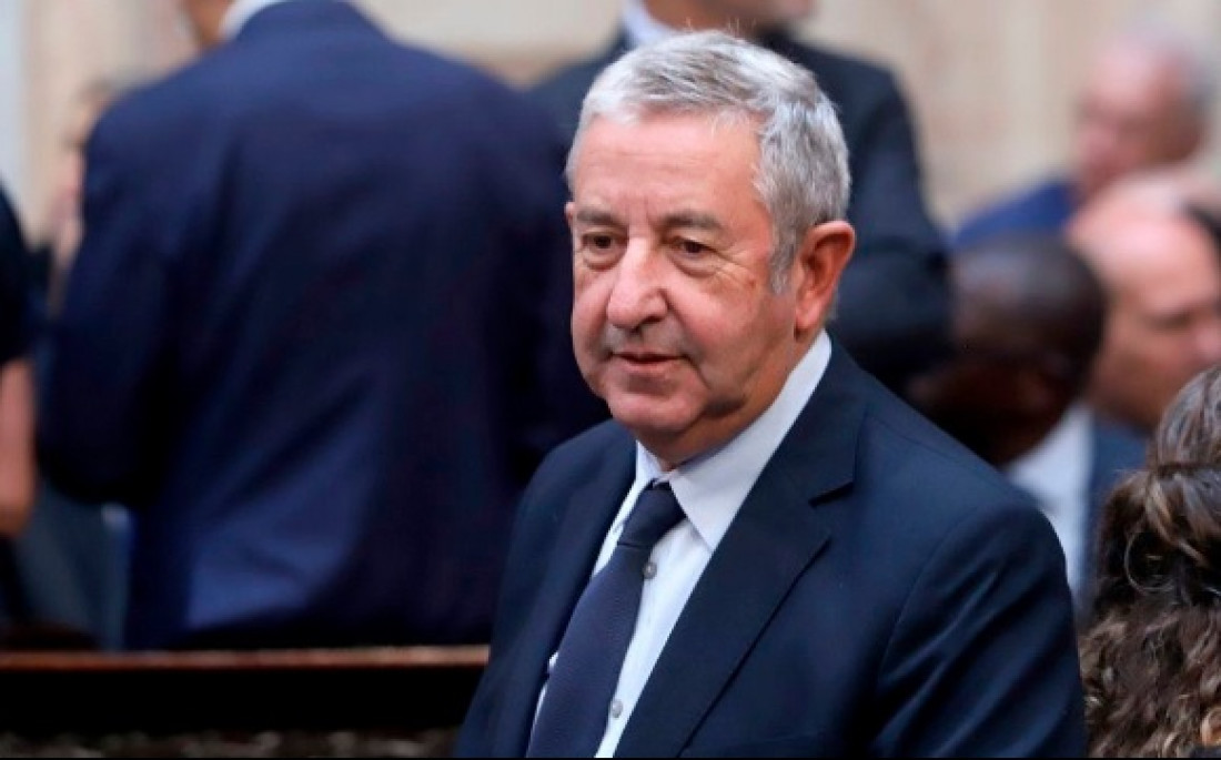 Cobos cuestionó la posible eliminación del etiquetado frontal