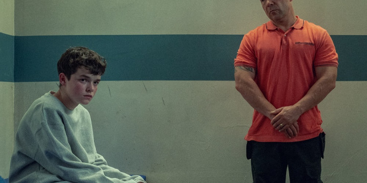 Alerta spoiler: en la serie Adolescencia, los adultos no la ven