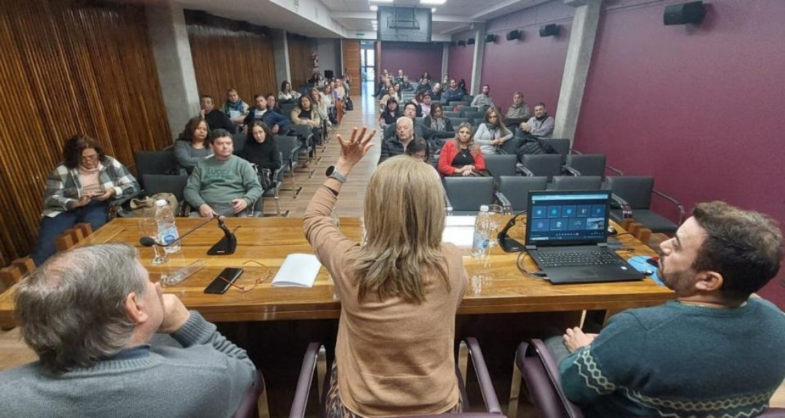 Ampros ratificó paros generales progresivos y denunció crisis sanitaria en Mendoza