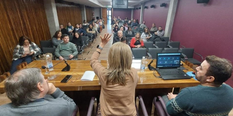 Ampros ratificó paros generales progresivos y denunció crisis sanitaria en Mendoza