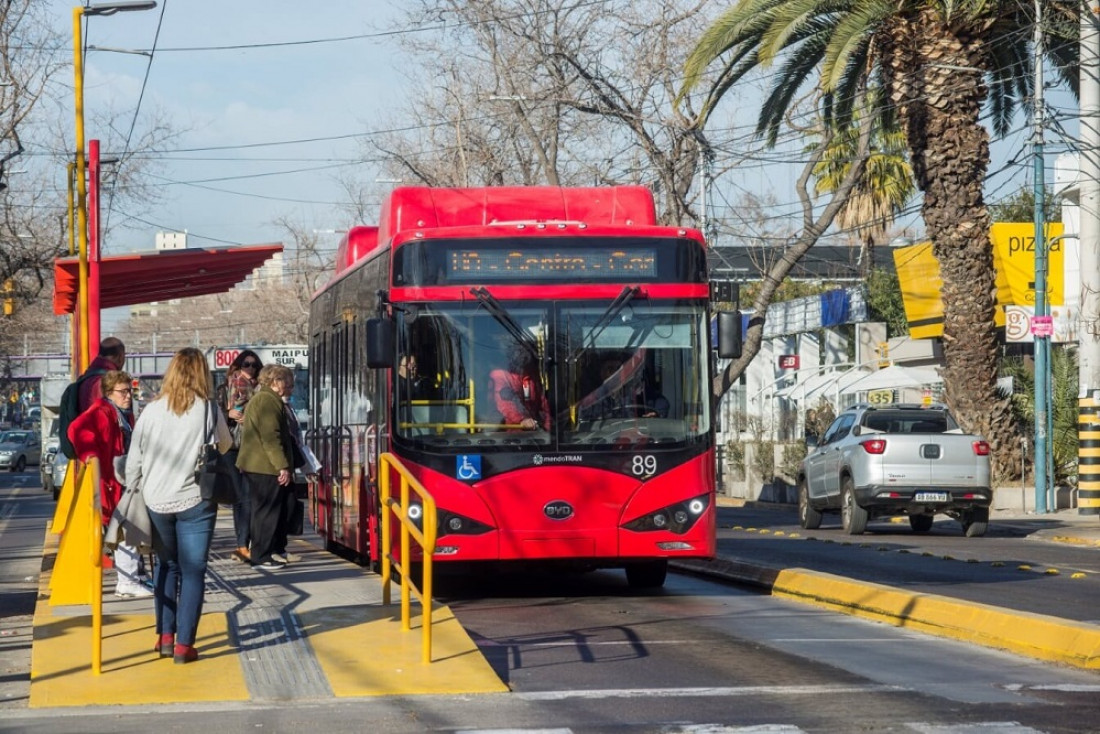 Transporte público: el horario pico se extendió dos horas y hay más transacciones que antes 