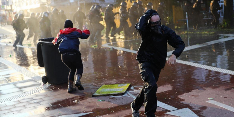 Nuevos incidentes en el G20 dejaron más de 100 policías heridos