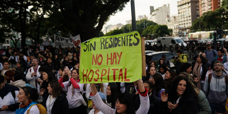 Hospital Garrahan: residentes mal pagos y crisis sanitaria