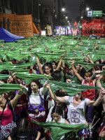 Amnistía advierte el costo de la retirada: la retracción del Estado obstaculiza el acceso al aborto